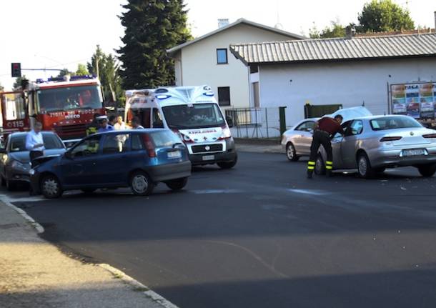 Incidente Con Tre Auto A Cajello Di Gallarate Varesenews Foto