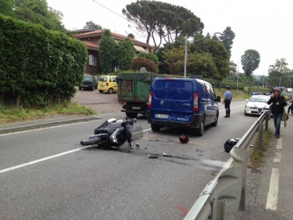 Auto Contro Moto Incidente Sulla Strada Provinciale Varesenews Foto