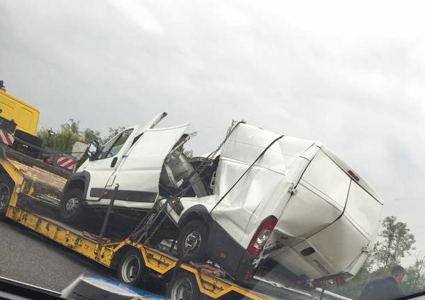 Tir E Furgone Si Scontrano In Autostrada VareseNews Foto