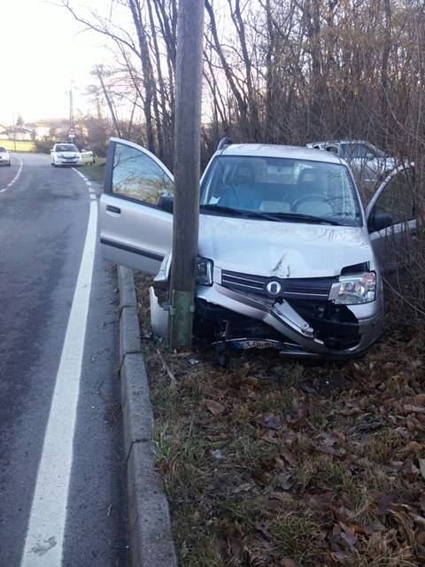 Auto Fuori Strada A Castronno Varesenews Foto