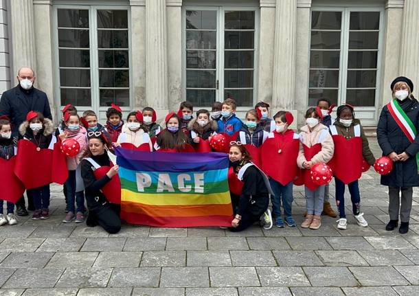 Il Flash Mob Per La Pace Dei Bambini Delle Scuole Di Castellanza