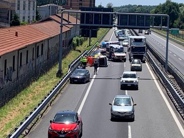 Incidente In A 8 Fra Castronno E Gazzada Schianno VareseNews Foto