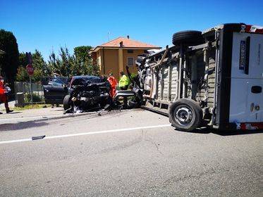 Incidente Con Ribaltamento A Venegono Inferiore Varesenews Foto