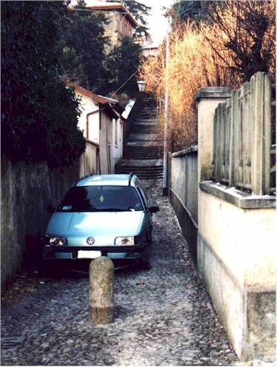 Come avrà potuto parcheggiare l'auto?