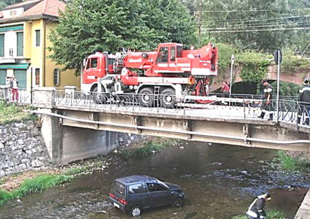 Parcheggi insoliti a Laveno