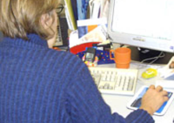 donna lavoro impiegata computer