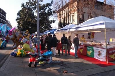 mercatino natale luino
