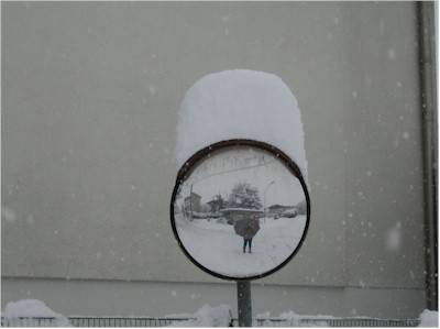 Foto di neve allo specchio