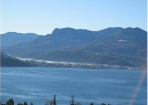 Luino con la nebbia 