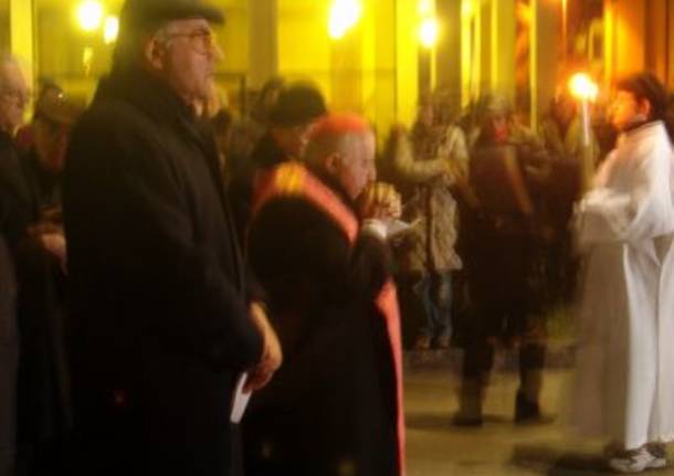 La Via Crucis del cardinale Tettamanzi a Busto Arsizio
