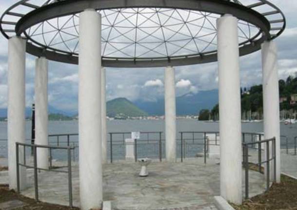 Un wc compare nel nuovo gazebo a Laveno Mombello