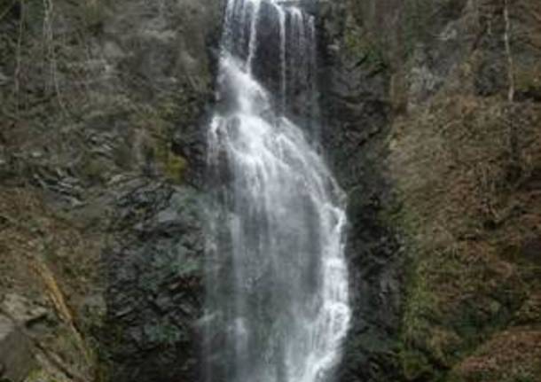 la cascata del pesegh e la filanda ranchet brinzio