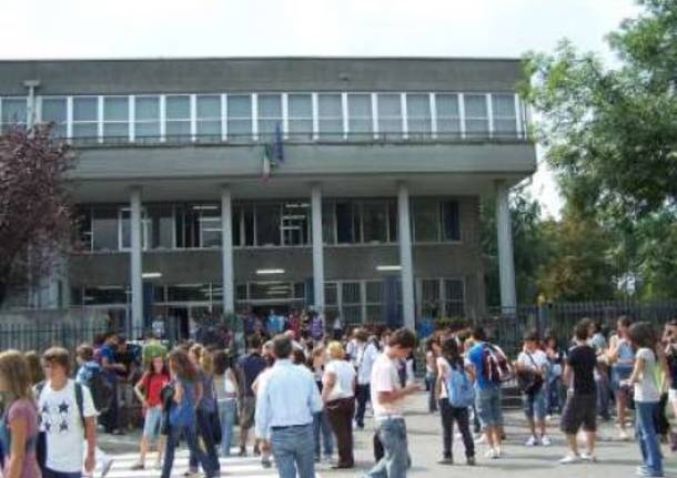 Assemblea degli studenti di Busto sulla politica