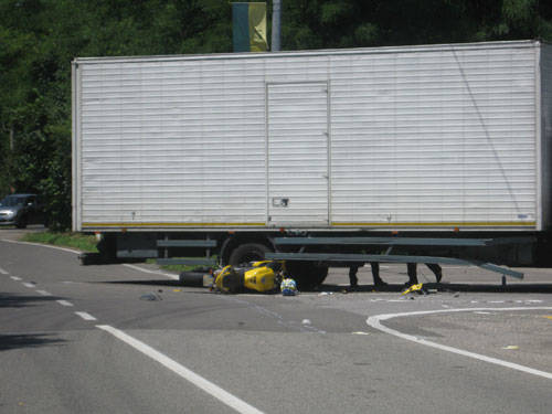 incidente mortale moto camion besnate