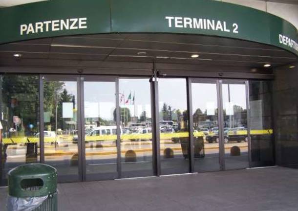 malpensa terminal 2 t2 disney agosto 2009