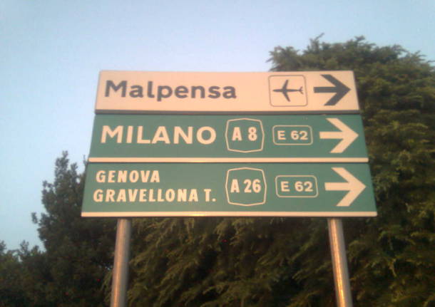 cartello stradale Malpensa autostrade