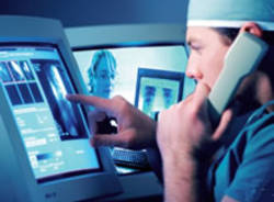 telemedicina medico telefono monitor