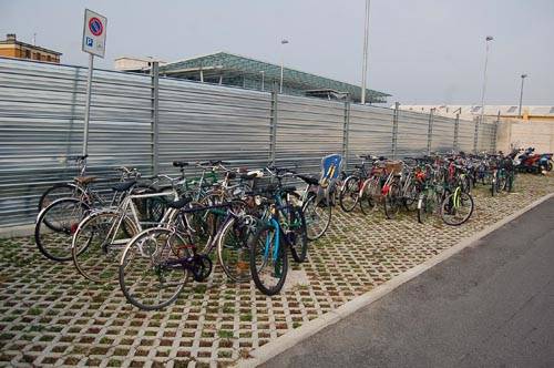 castellanza stazione fnm  biciclette