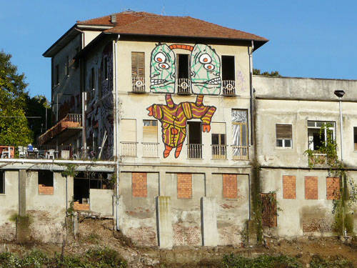 edera occupata casa cardano sgombero ultimi mohicani