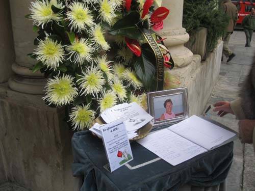 funerali alma pizzi varese ottobre 2010 basilica san vittore