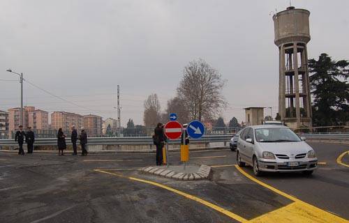 castellanza apertura al traffico rotonda via don minzoni marzo 2011