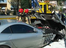 incidente melide mercedes distrutta