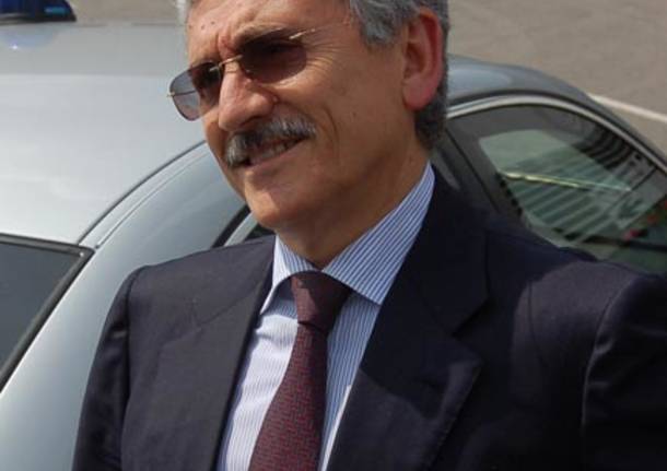 massimo d'alema busto arsizio carlo stelluti nupigeco maggio 2011