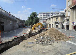 piazza manzoni lavori fognature luglio 2011