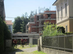 operaio gru protesta corso xx settembre busto arsizio 2011