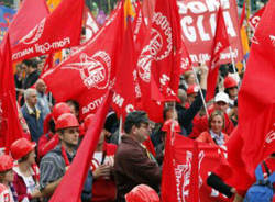 cgil apertura lavoro bandiere 