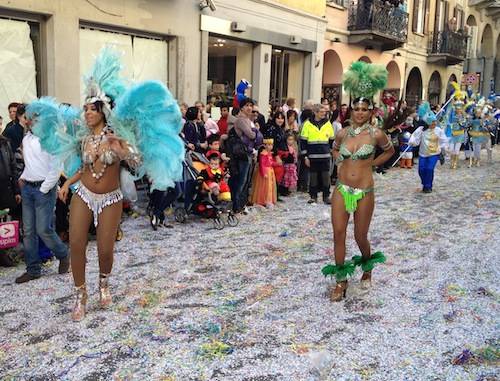 La sfilata di carnevale a Varese  (inserita in galleria)