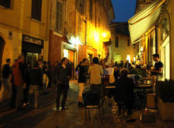 Festa grande nel centro storico di Luino (inserita in galleria)