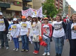 Il corteo verso la casa di Falcone (inserita in galleria)