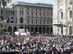 La folla a Milano per il Papa (inserita in galleria)