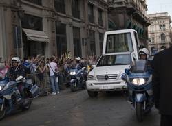 La folla a Milano per il Papa (inserita in galleria)