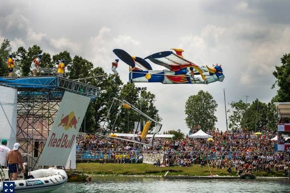 Red Bull Flugtag (inserita in galleria)