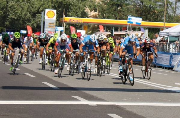 L'arrivo della Coppa Bernocchi (inserita in galleria)