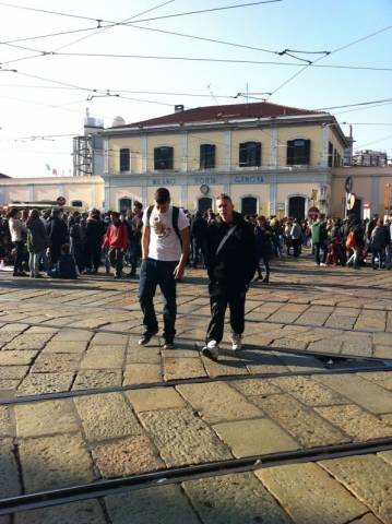 Gli studenti occupano i binari di Porta Genova (inserita in galleria)