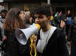 I volti della manifestazione di Busto (inserita in galleria)