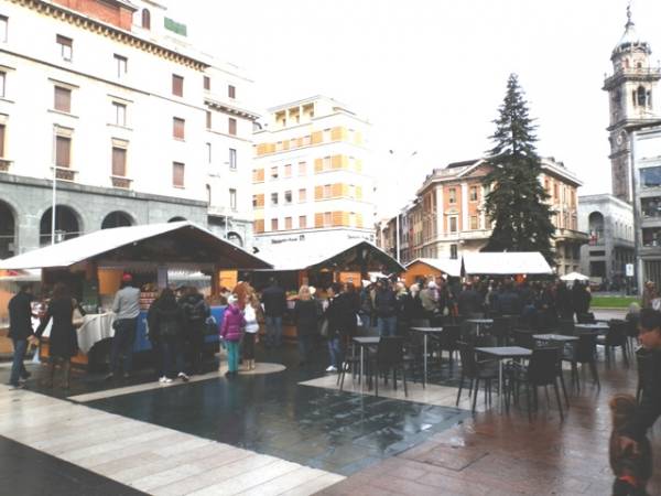 Il Trentino in Piazza Monte Grappa (inserita in galleria)