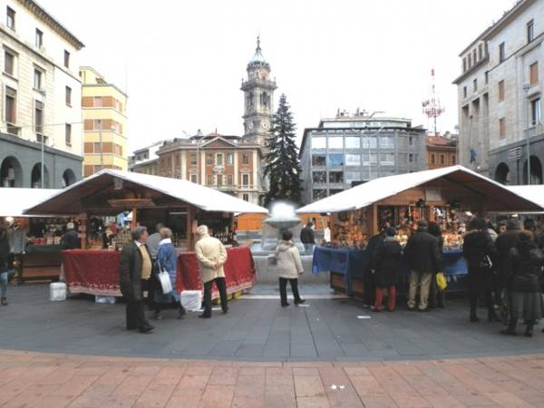 Il Trentino in Piazza Monte Grappa (inserita in galleria)