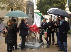 Inaugurata la scultura di piazza Beccaria (inserita in galleria)