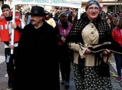 Il Carnevale anima Sesto Calende (inserita in galleria)