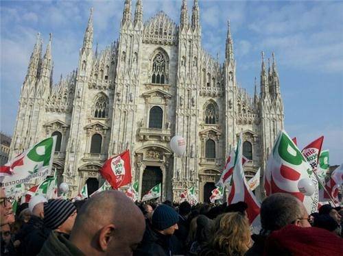 La domenica elettorale di Ambrosoli (inserita in galleria)