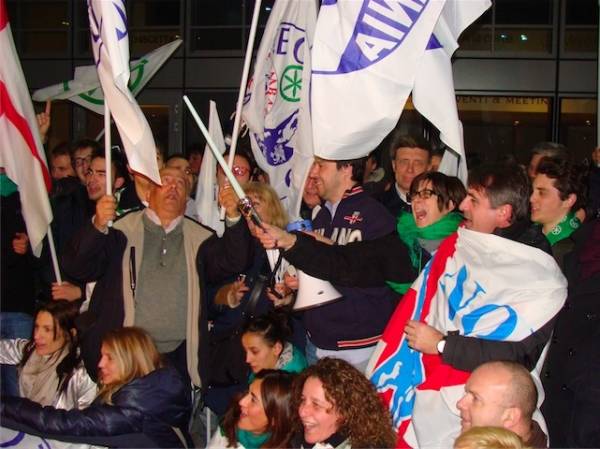 Regionali, la festa della Lega in piazza a Milano (inserita in galleria)