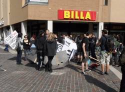 Tensioni al corteo Telos a Saronno (inserita in galleria)