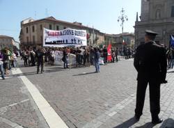 Tensioni al corteo Telos a Saronno (inserita in galleria)