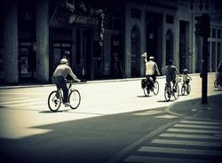 Bimbi in bici a Varese (inserita in galleria)