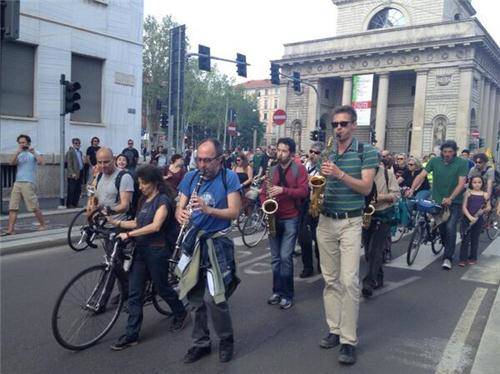 L'Italia cambia strada (inserita in galleria)