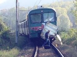 Autombulanza travolta da un treno (inserita in galleria)